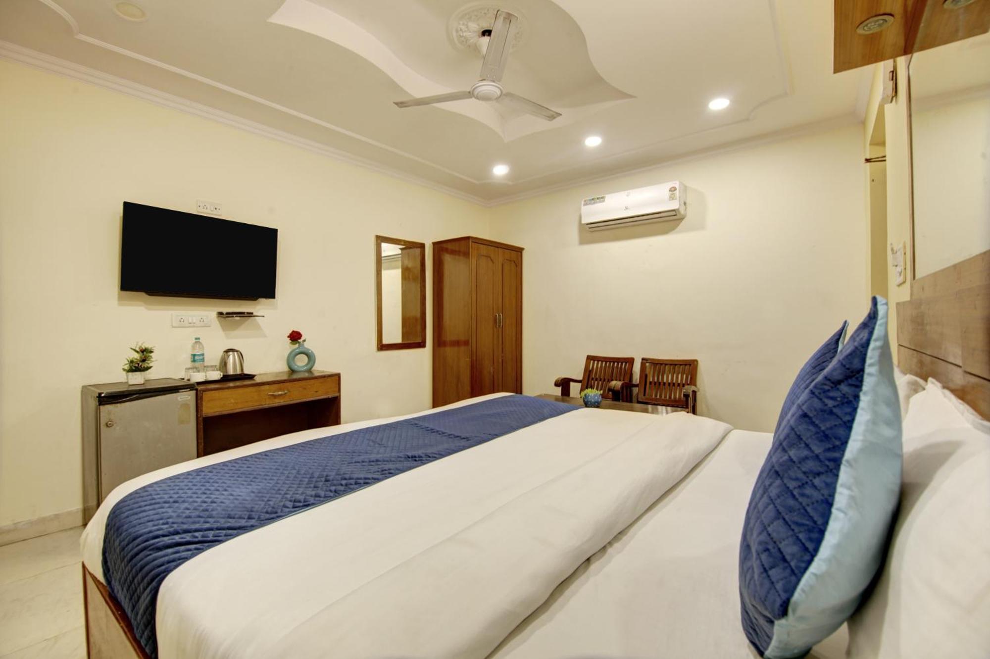 Hotel The Eden Park Noida Exterior foto